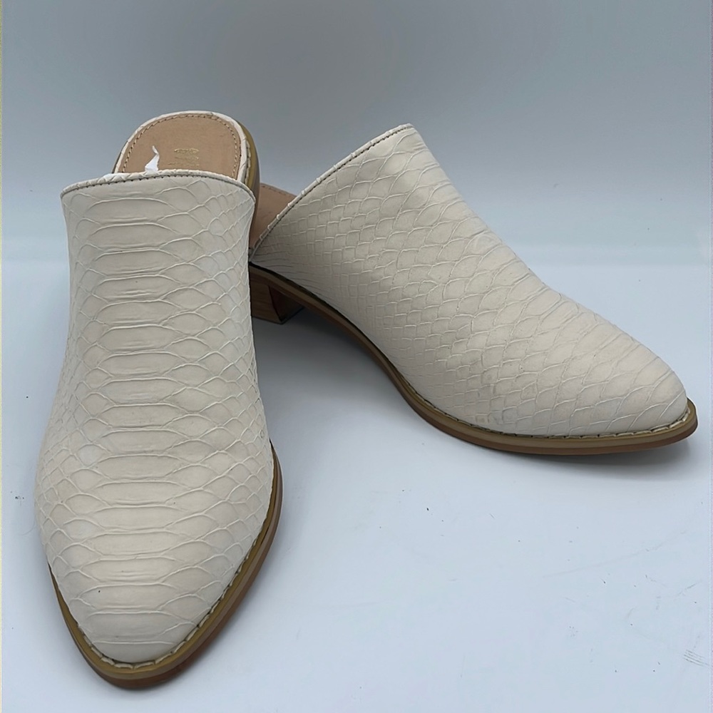 Off White Mules (NWOT)